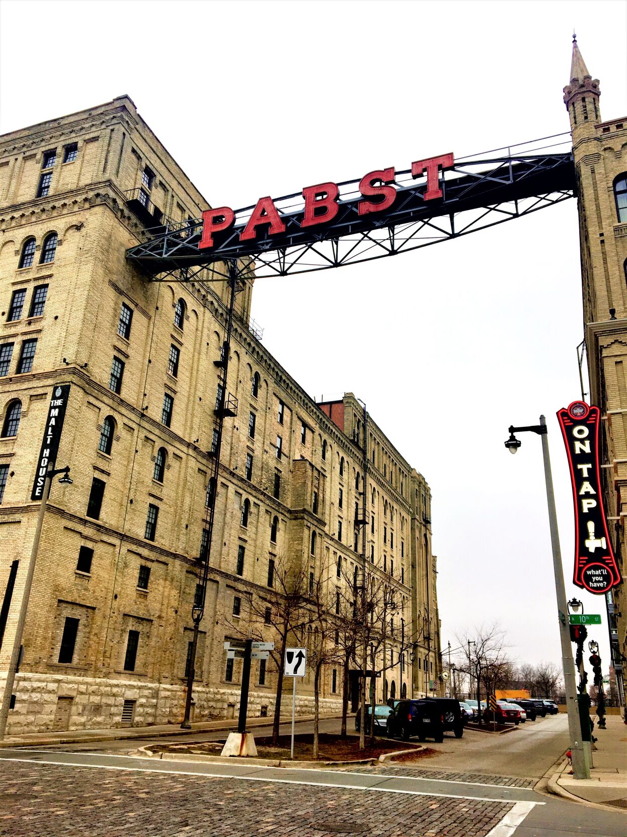 Pabst skywalk and sign over West Juneau Avenue in downtown Milwaukee, linking the Malt House (left) and Brew House